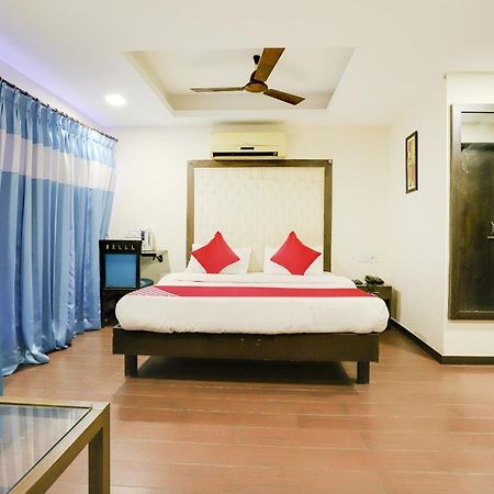 โอโย 74335 โฮเทล ทศ Hotel วาโดดารา ภายนอก รูปภาพ