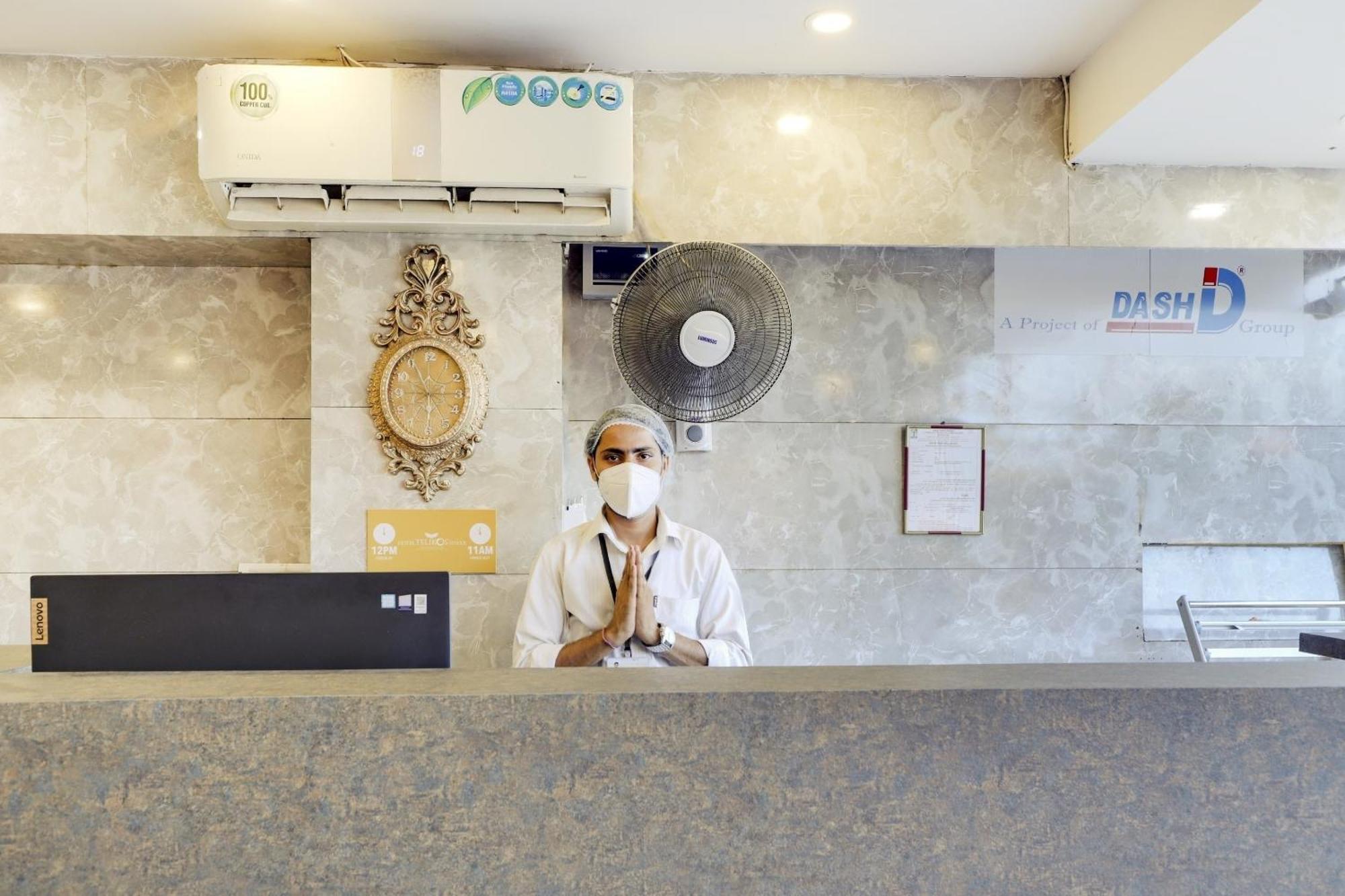 โอโย 74335 โฮเทล ทศ Hotel วาโดดารา ภายนอก รูปภาพ