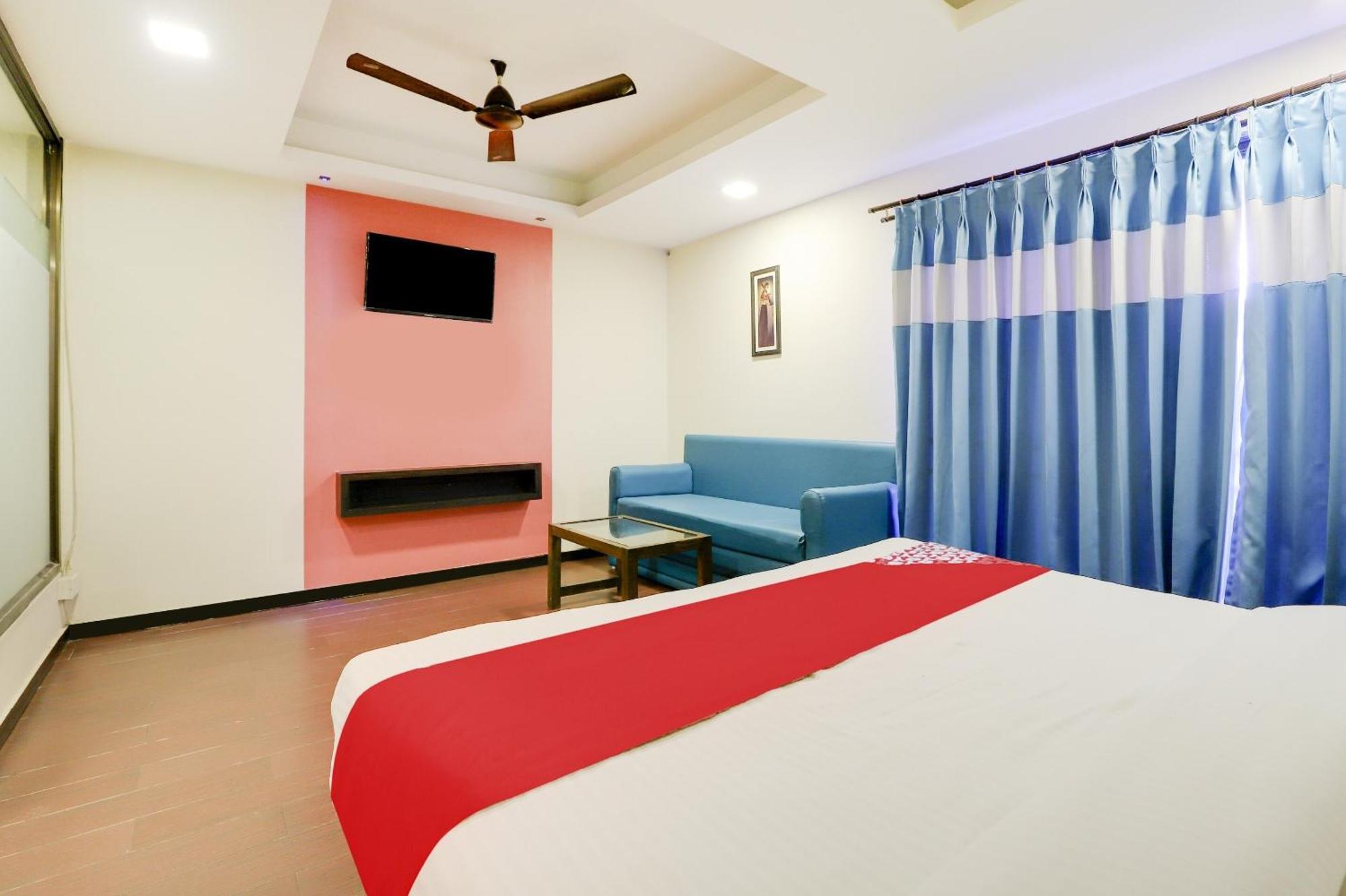 โอโย 74335 โฮเทล ทศ Hotel วาโดดารา ภายนอก รูปภาพ